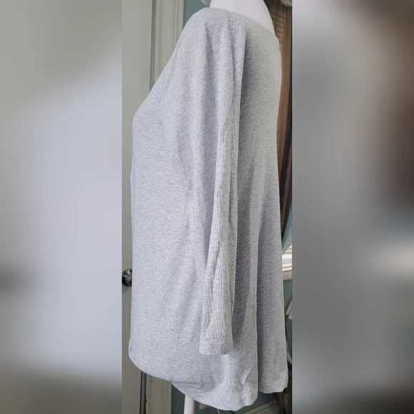 Lilly Pulitzer Maci Twist Front Top Women's S Grey 3/4 Sleeve Pima Cotton Stretc - Picture 2 of 13